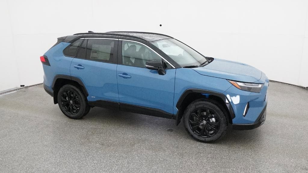 Thumbnail: 2025 Toyota RAV4 - 14