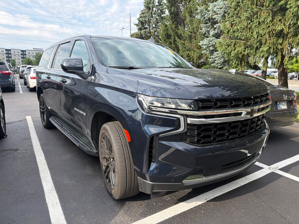 Thumbnail: 2021 Chevrolet Suburban - 4