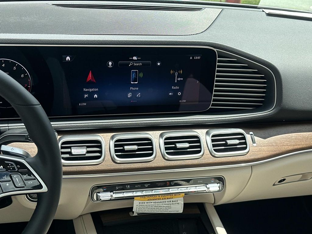 Thumbnail: 2026 Mercedes-Benz GLE - 22