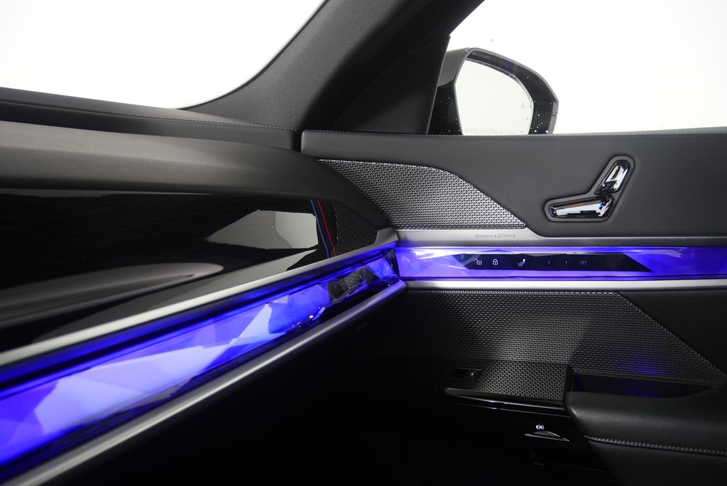 Thumbnail: 2024 BMW 7 Series - 29