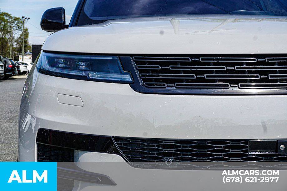 Used 2023 Gray Land Rover SE image 12