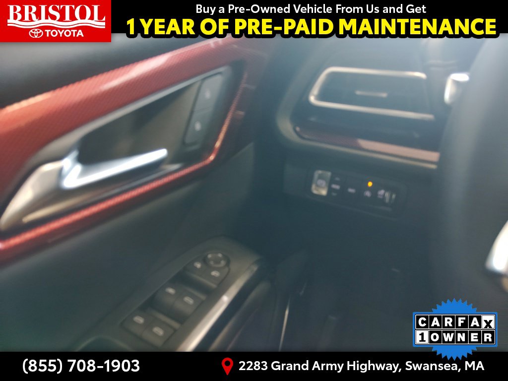 Used 2024 Chevrolet Traverse SUV
