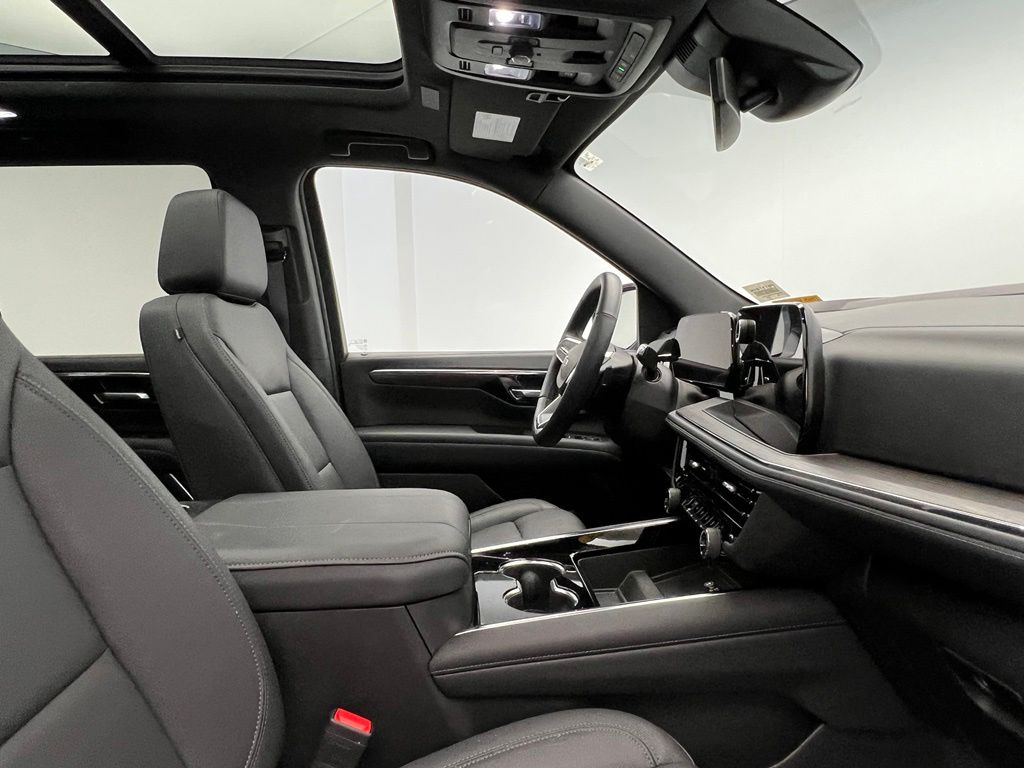 Thumbnail: 2025 Chevrolet Tahoe - 6