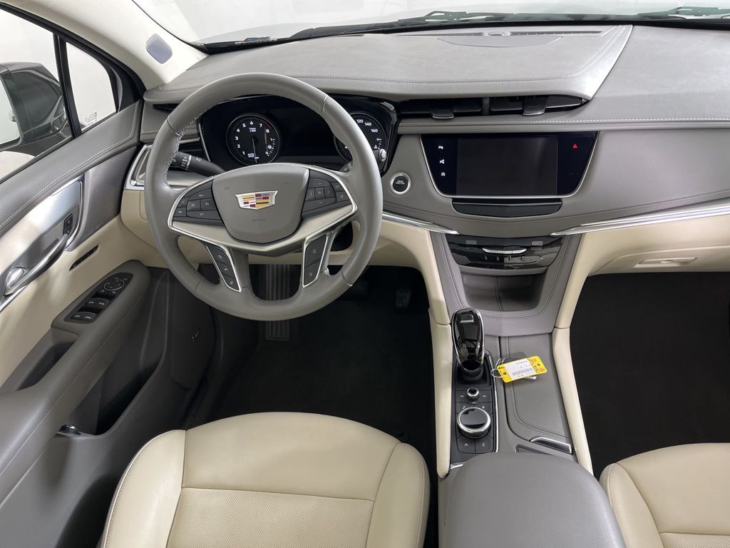 Thumbnail: 2020 Cadillac XT5 - 14
