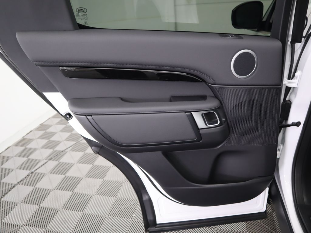 Thumbnail: 2025 Land Rover Discovery - 29