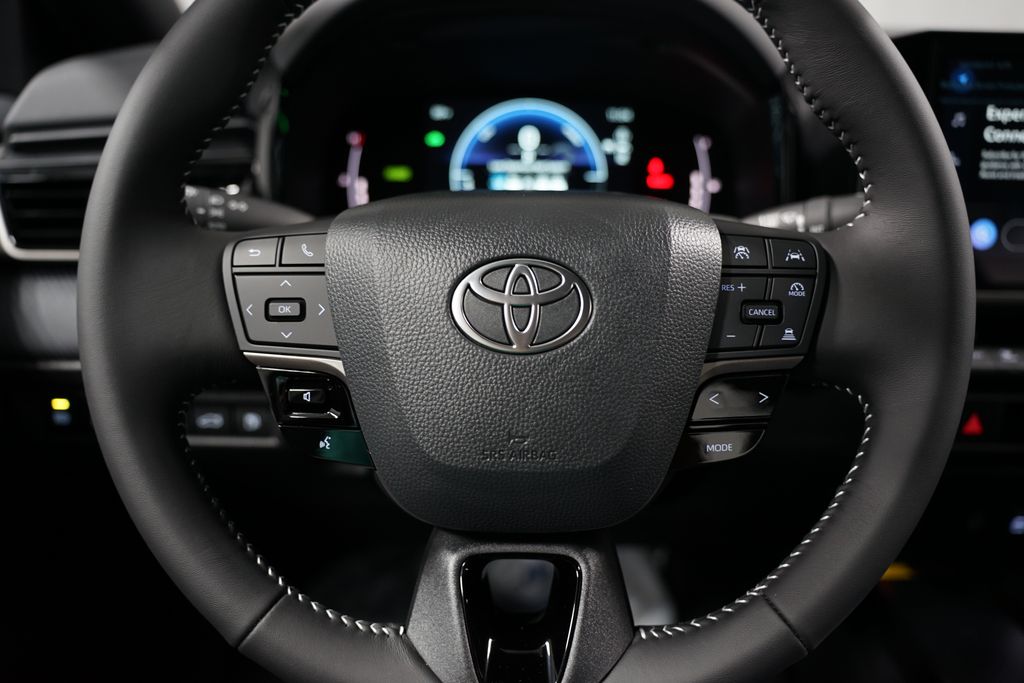 Thumbnail: 2025 Toyota Camry - 12