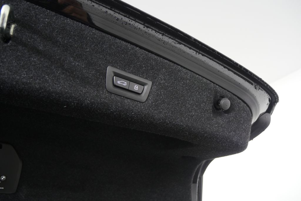 Thumbnail: 2025 BMW 3 Series - 18