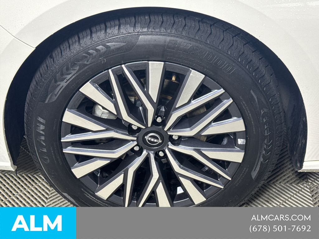 Used 2025 White Nissan 2.5 SV image 15