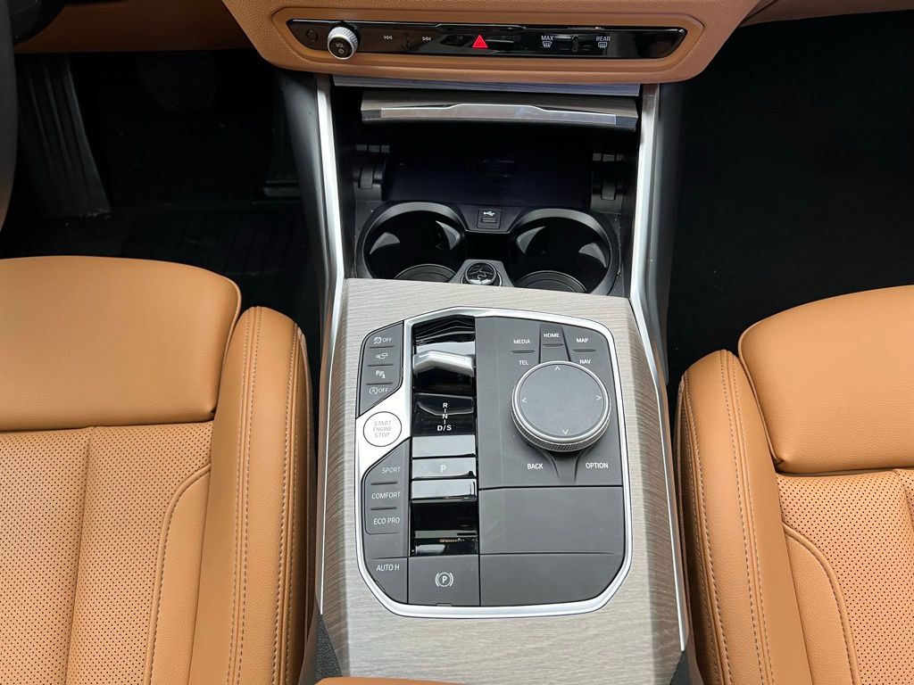 Thumbnail: 2025 BMW 3 Series - 12