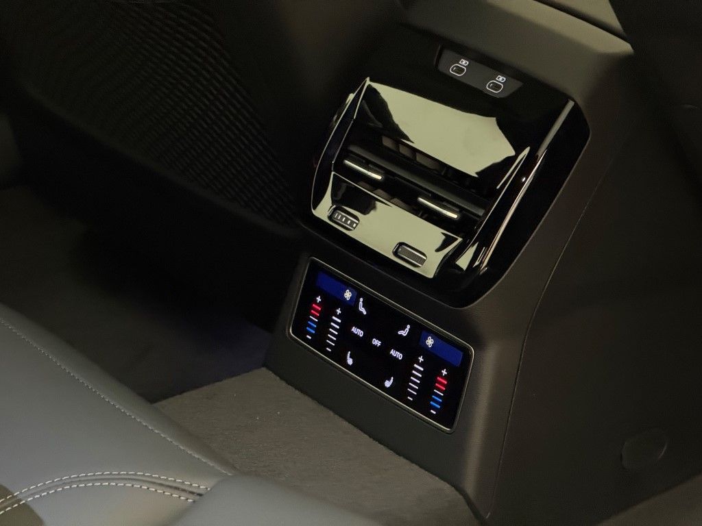 Thumbnail: 2026 Audi A6 - 24