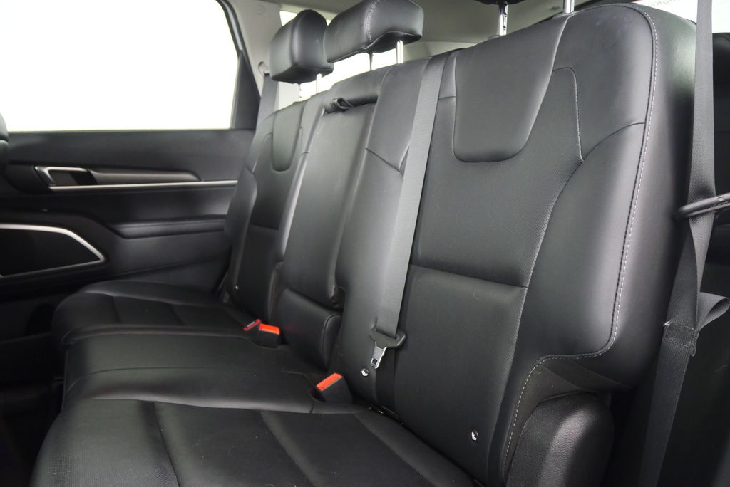 2021 Kia Telluride LX 16