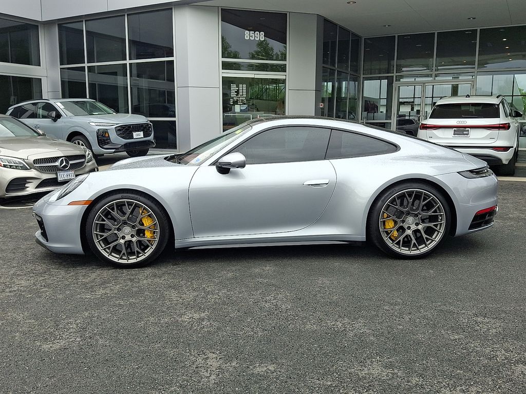 Thumbnail: 2022 Porsche 911 - 7