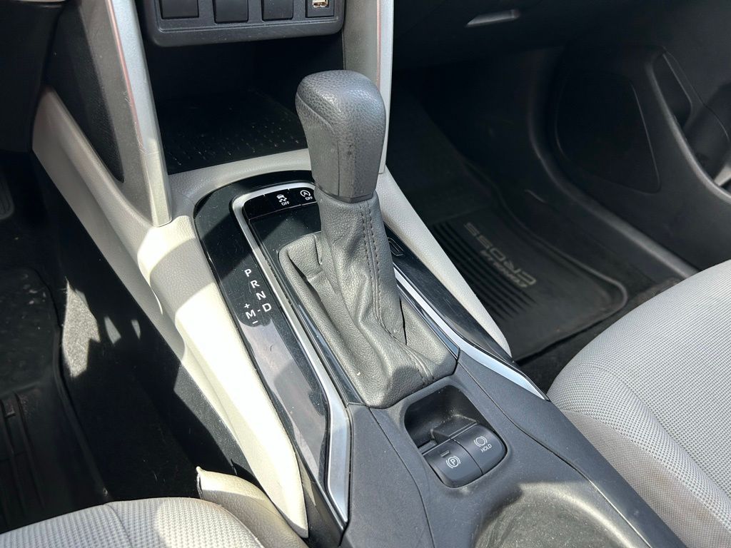 2022 Toyota Corolla Cross L 26