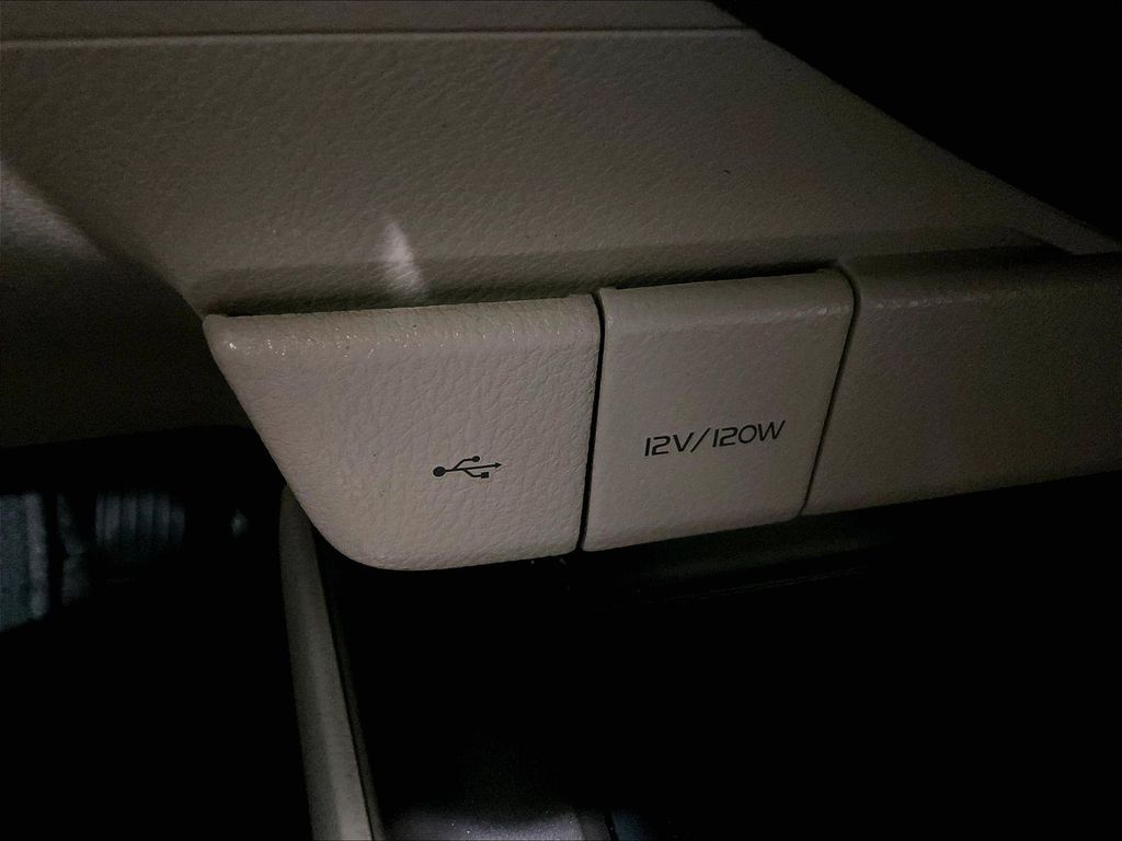 2021 Toyota Camry — photo 26