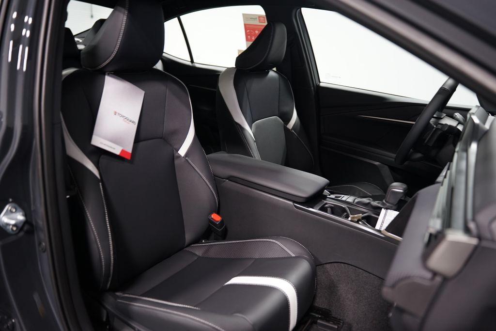2025 Toyota Camry SE 29