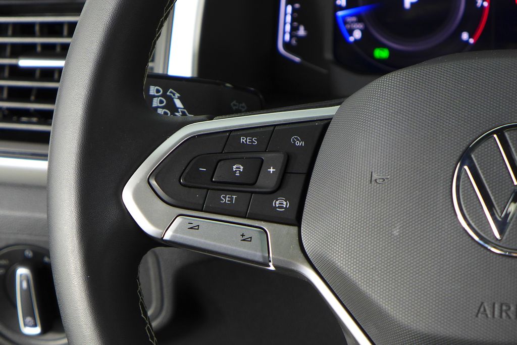 Thumbnail: 2023 Volkswagen Atlas - 30