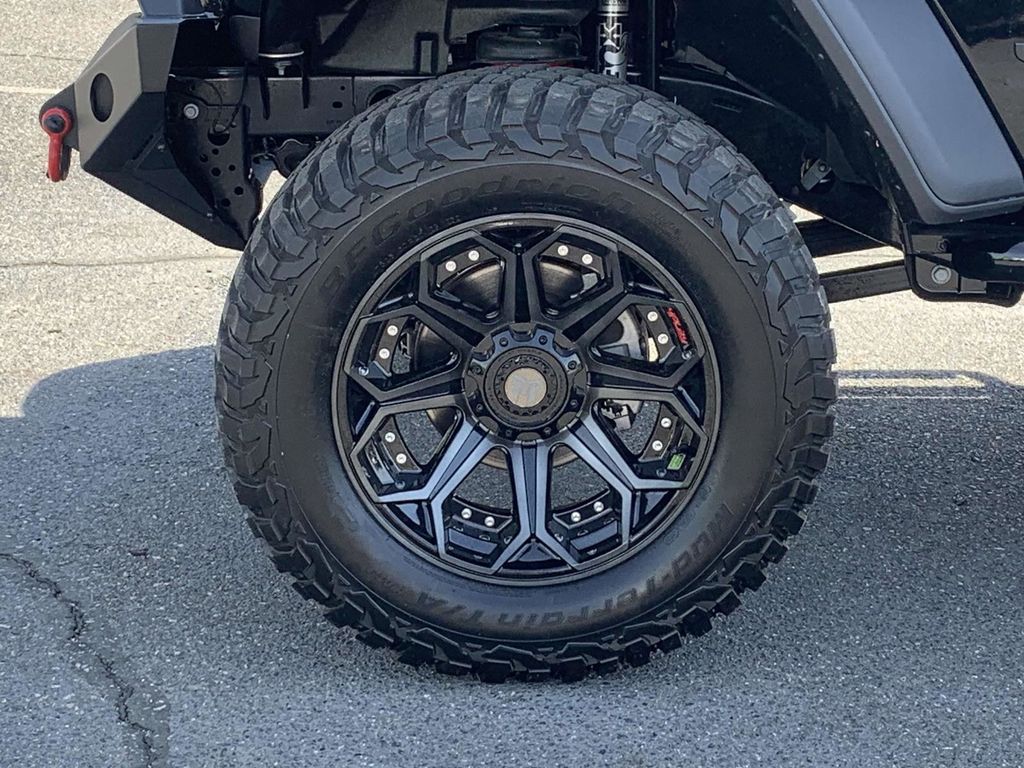 2025 Jeep Wrangler 4-Door Willys - Photo 10