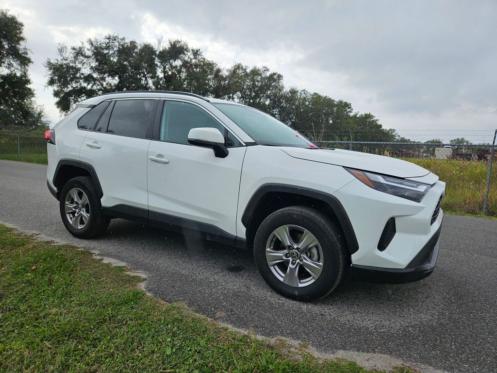 2022 Toyota RAV4 XLE 7