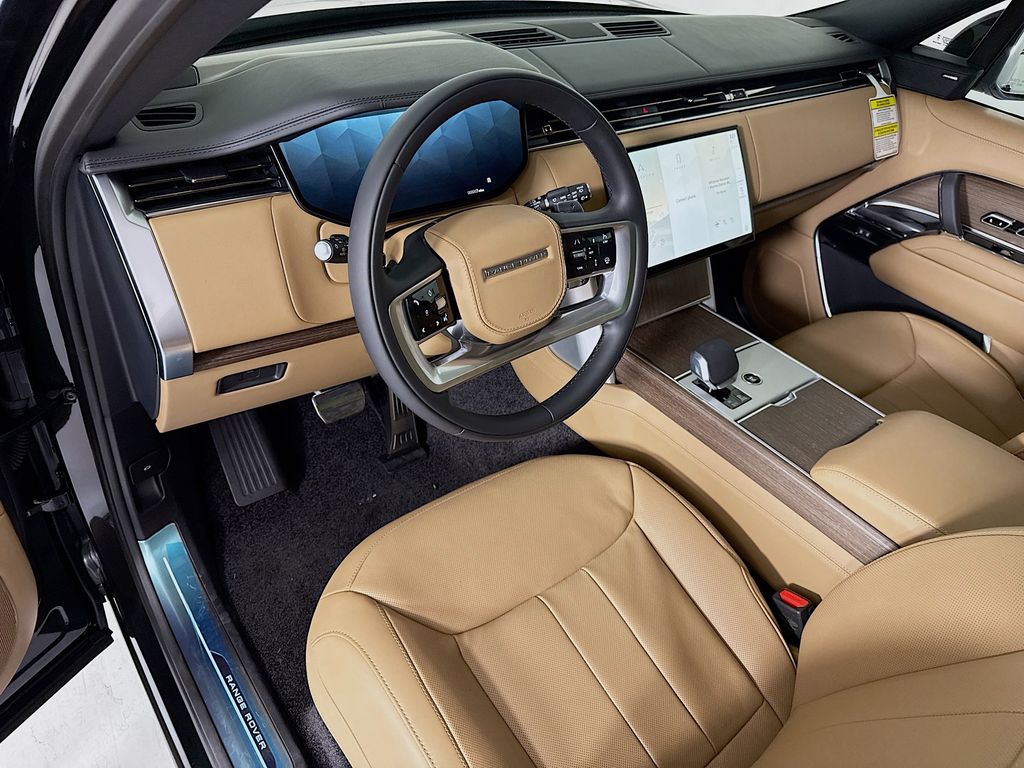 Thumbnail: 2026 Land Rover Range Rover - 10