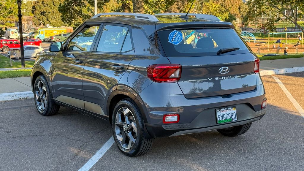 Used 2024 Hyundai Venue SEL 4D Sport Utility