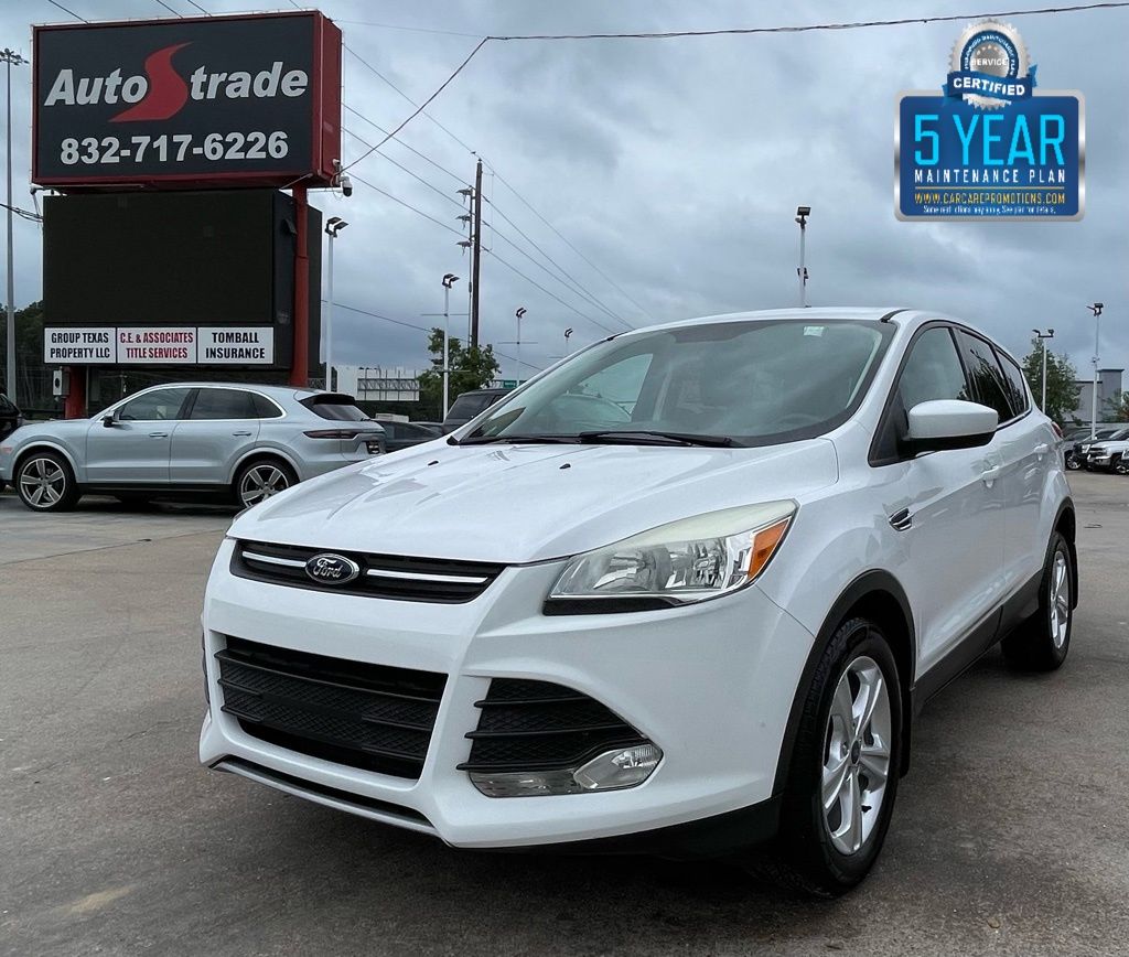 2015 Ford Escape SE - 0