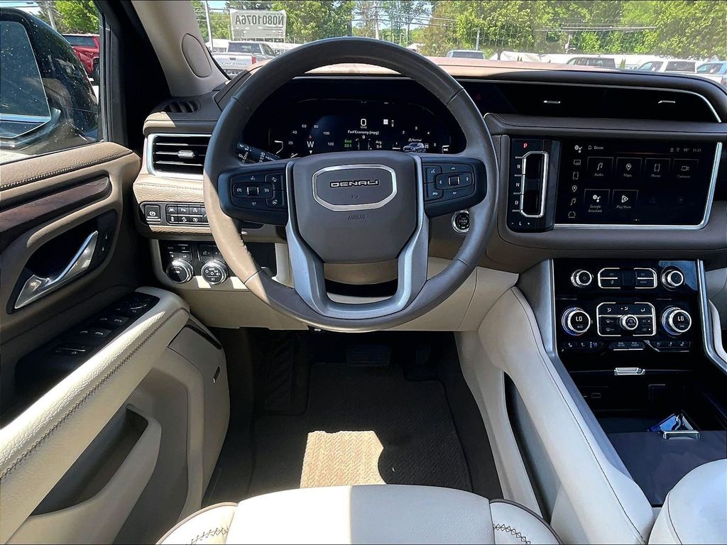 2022 GMC Yukon — photo 18