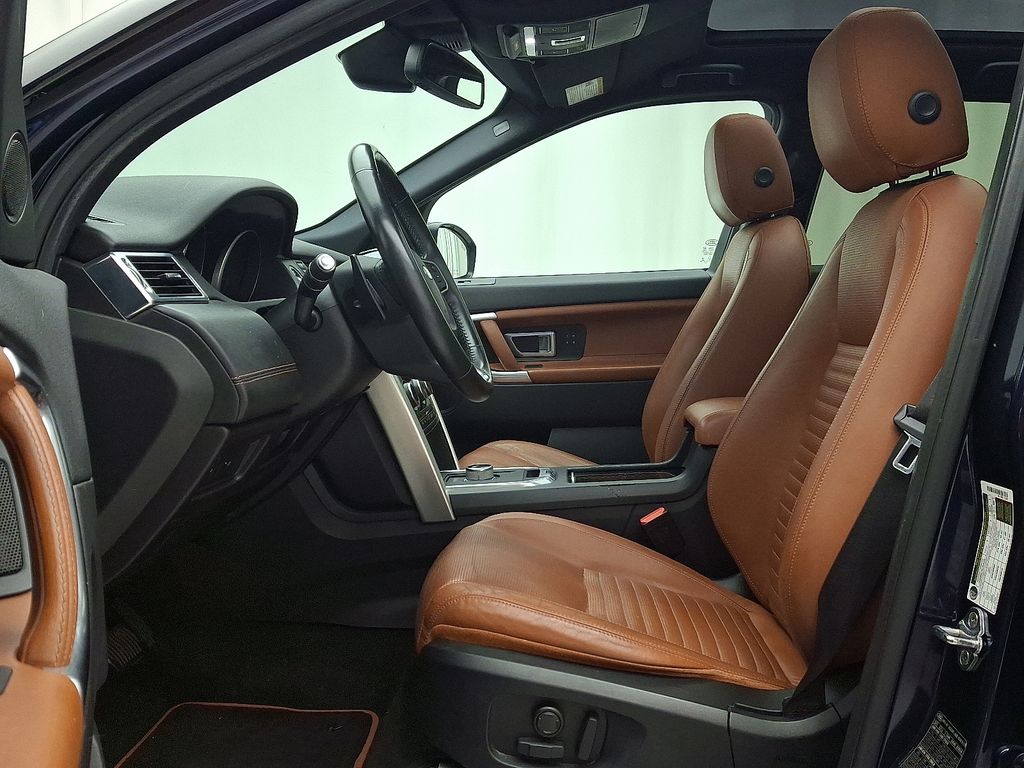 Thumbnail: 2016 Land Rover Discovery Sport - 14