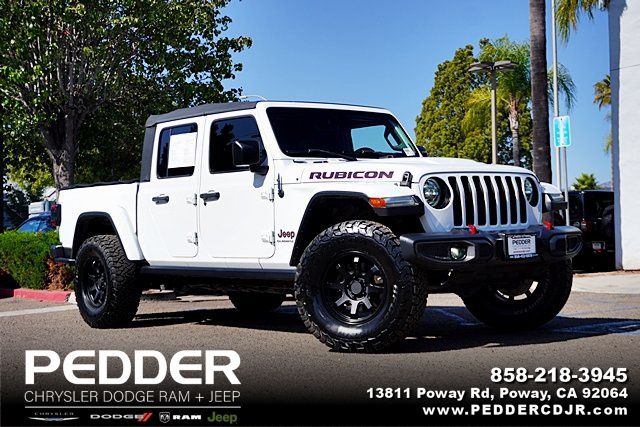 Bright White Clearcoat 2020 Jeep Gladiator Pickup Truck Four-Wheel Drive 8-Speed Automatic