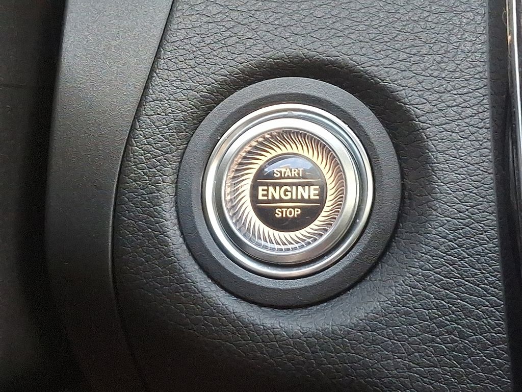 Thumbnail: 2020 Mercedes-Benz C-Class - 24