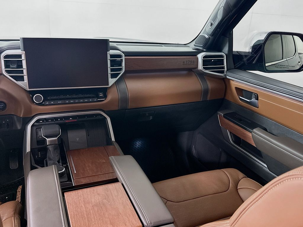 Thumbnail: 2025 Toyota Tundra - 25