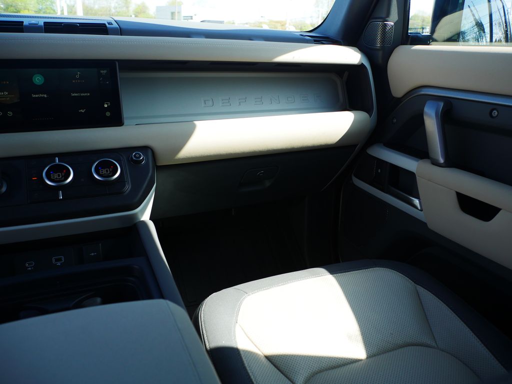 Thumbnail: 2023 Land Rover Defender - 30