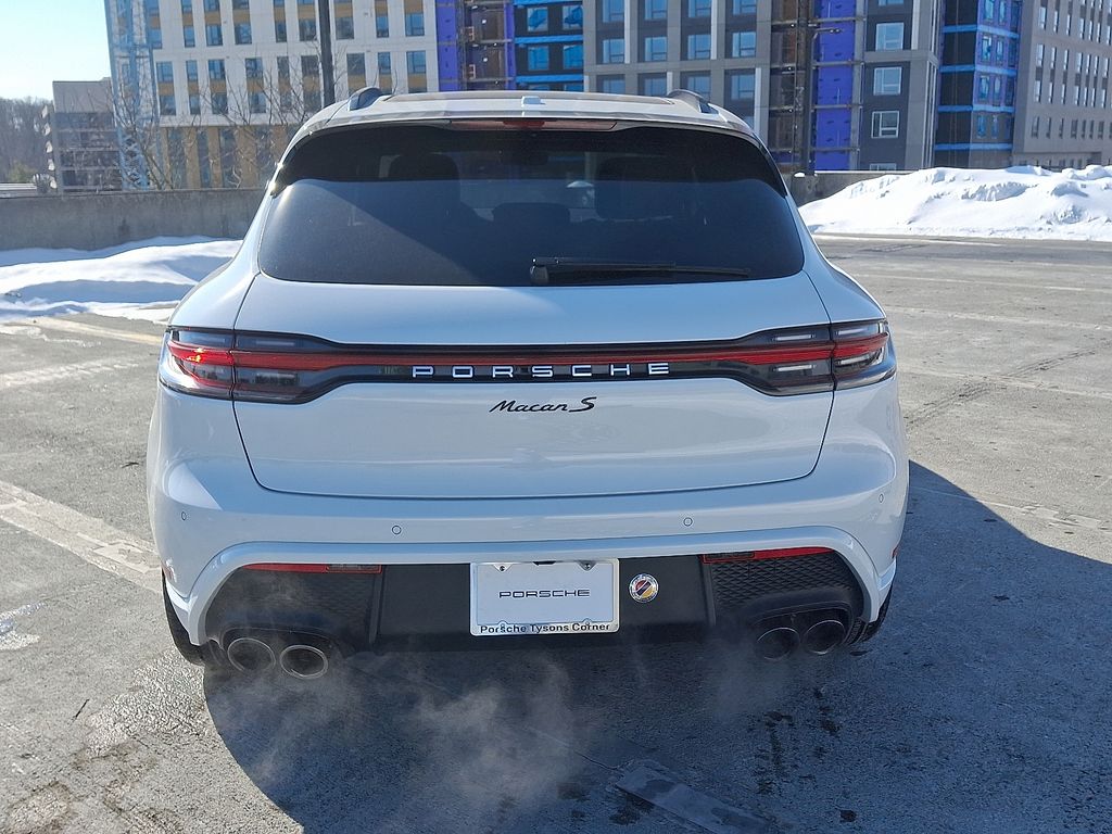 Thumbnail: 2026 Porsche Macan - 9