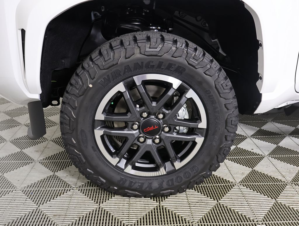 2025 Toyota Tacoma TRD Sport Double Cab photo 5