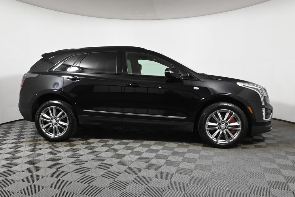 Thumbnail: 2023 Cadillac XT5 - 9