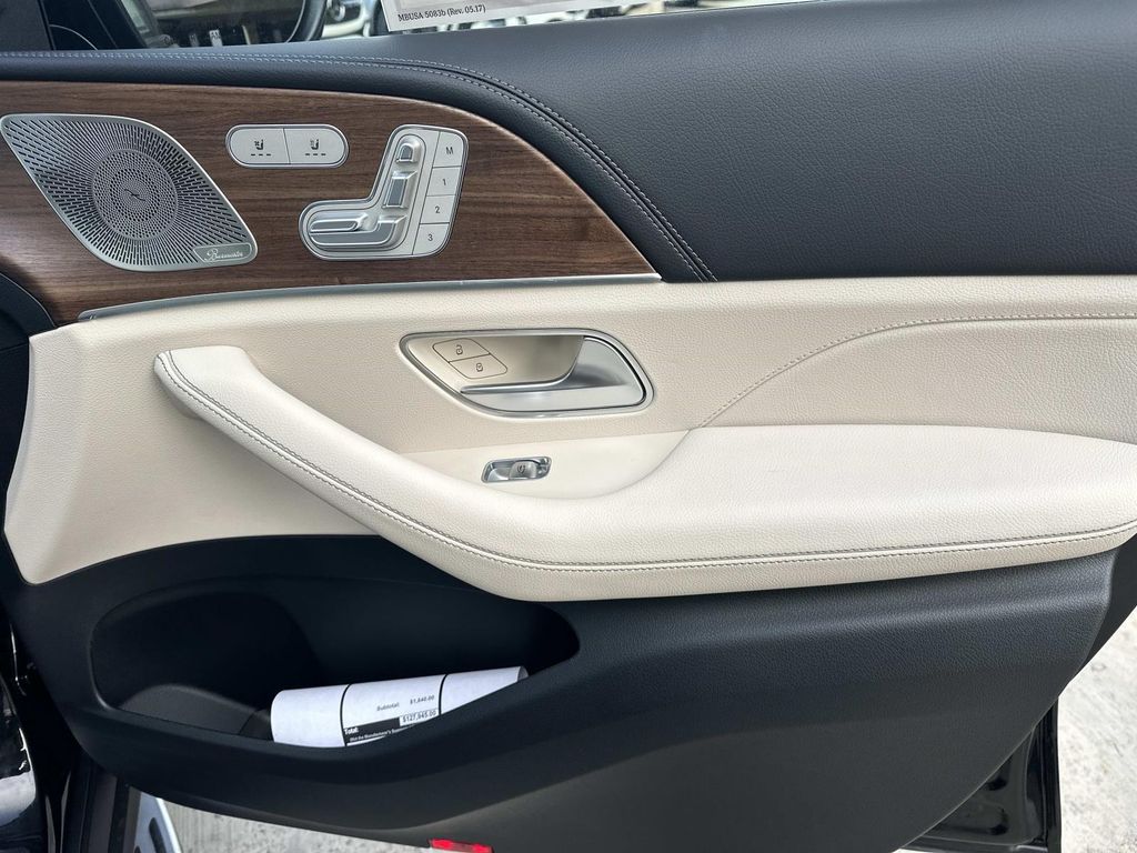 Thumbnail: 2026 Mercedes-Benz GLS - 19