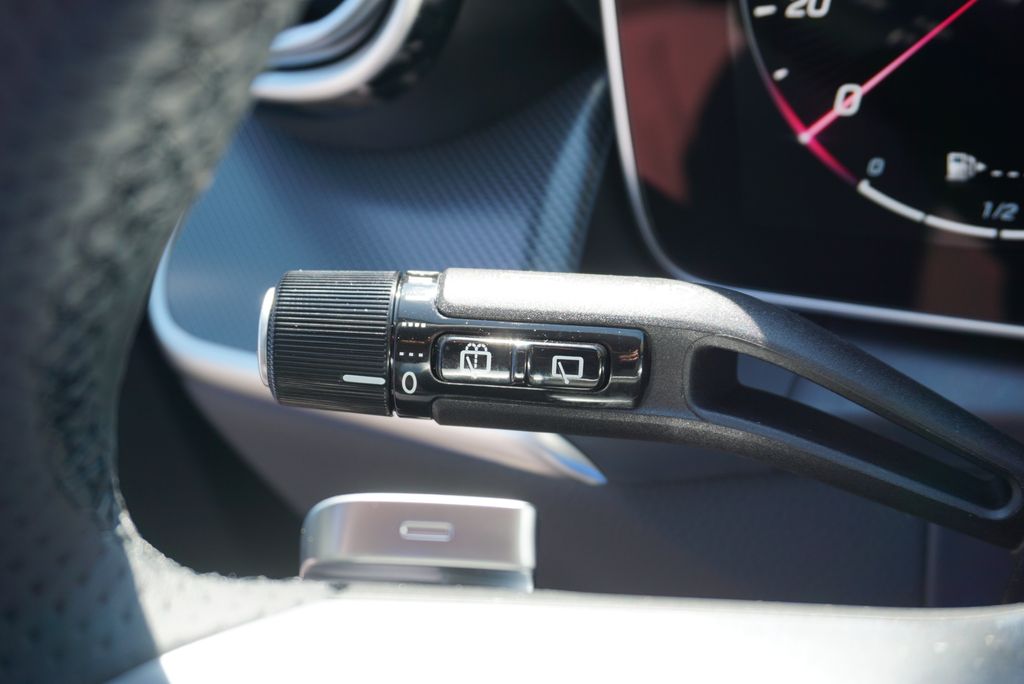 Thumbnail: 2025 Mercedes-Benz GLC - 29