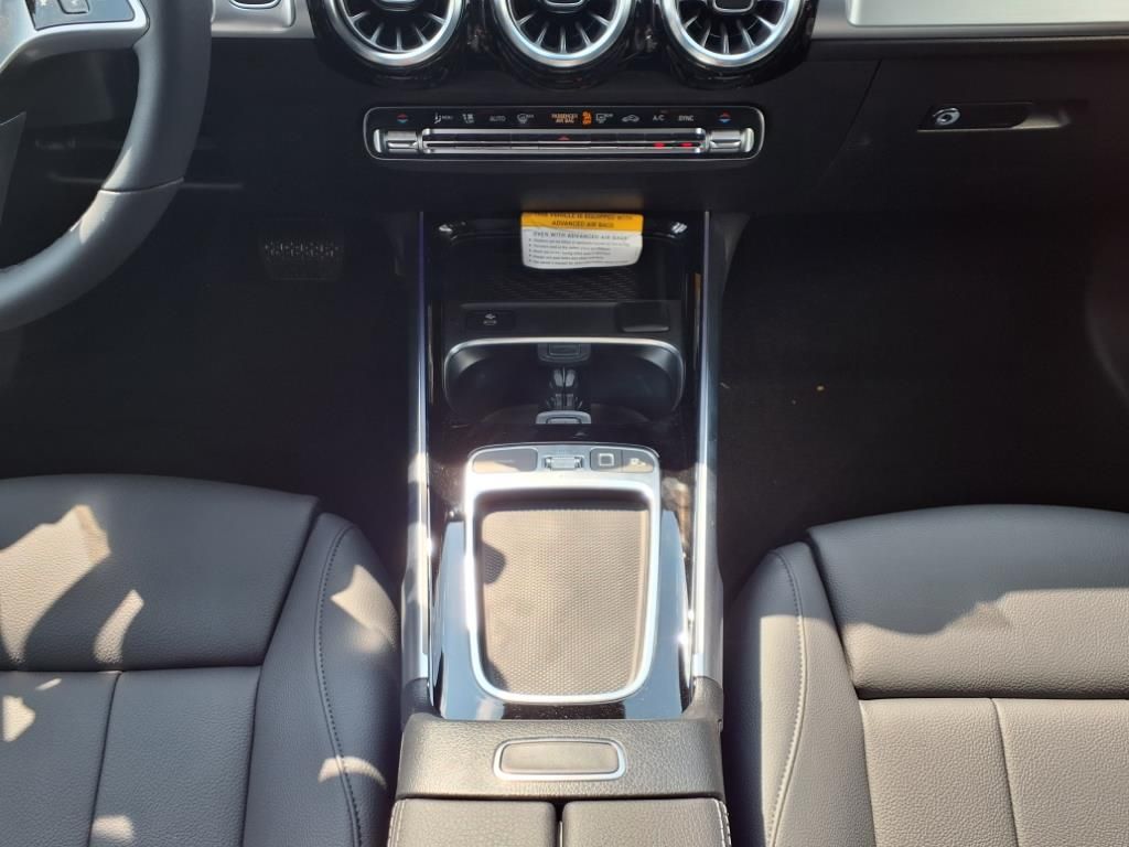 New 2025 Black Mercedes-Benz GLB 250 image 19