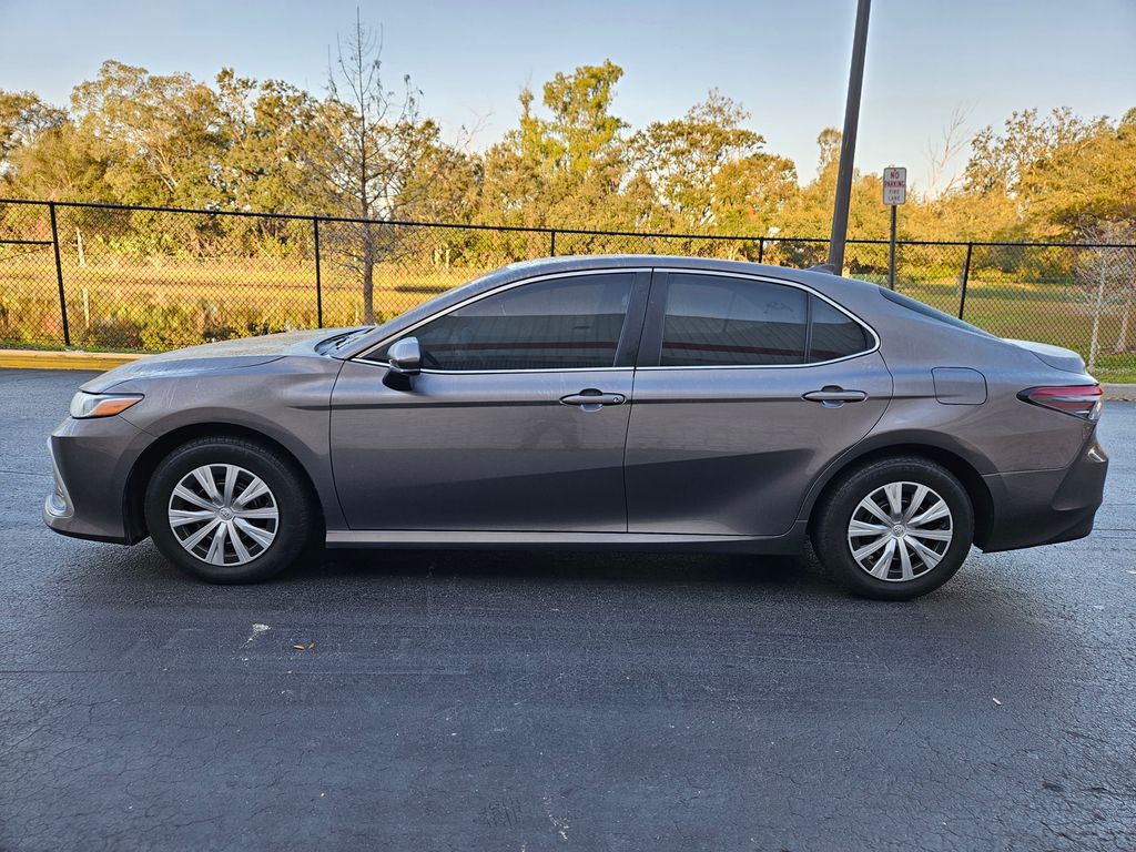 2022 Toyota Camry LE 2