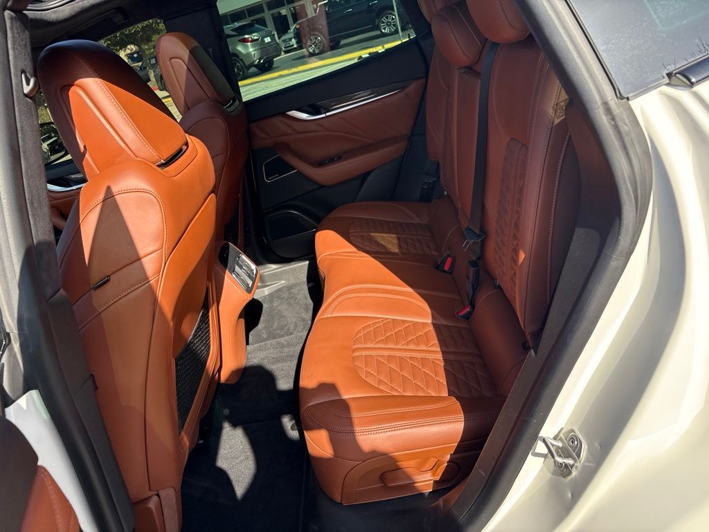 Thumbnail: 2021 Maserati Levante - 18