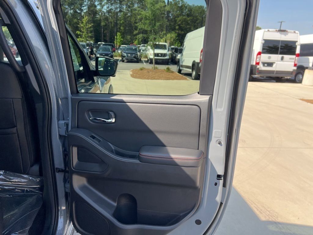 2025 Boulder Gray Pearl Nissan Frontier PRO-4X 4X4 Truck
