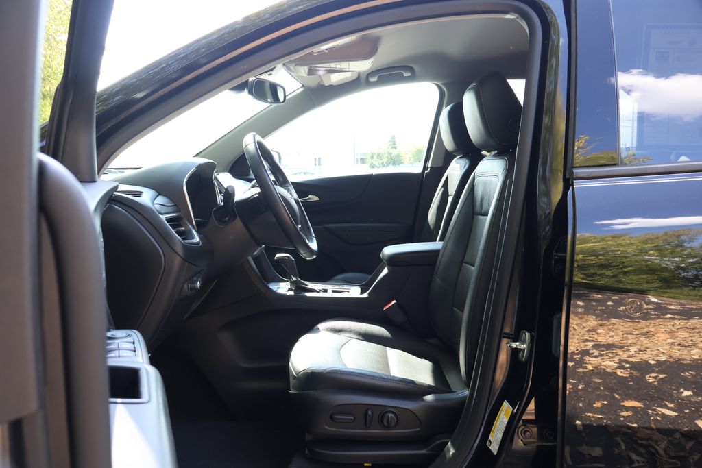 Thumbnail: 2021 Chevrolet Equinox - 32