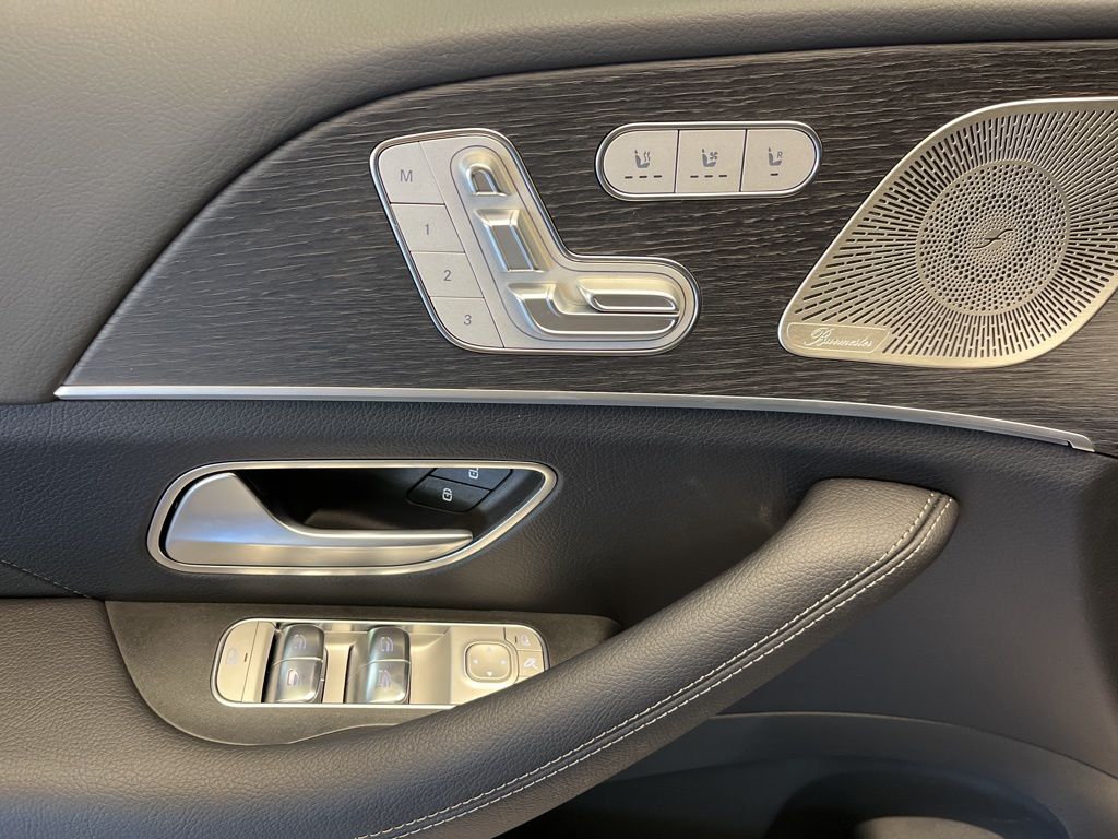 Thumbnail: 2026 Mercedes-Benz GLS - 12