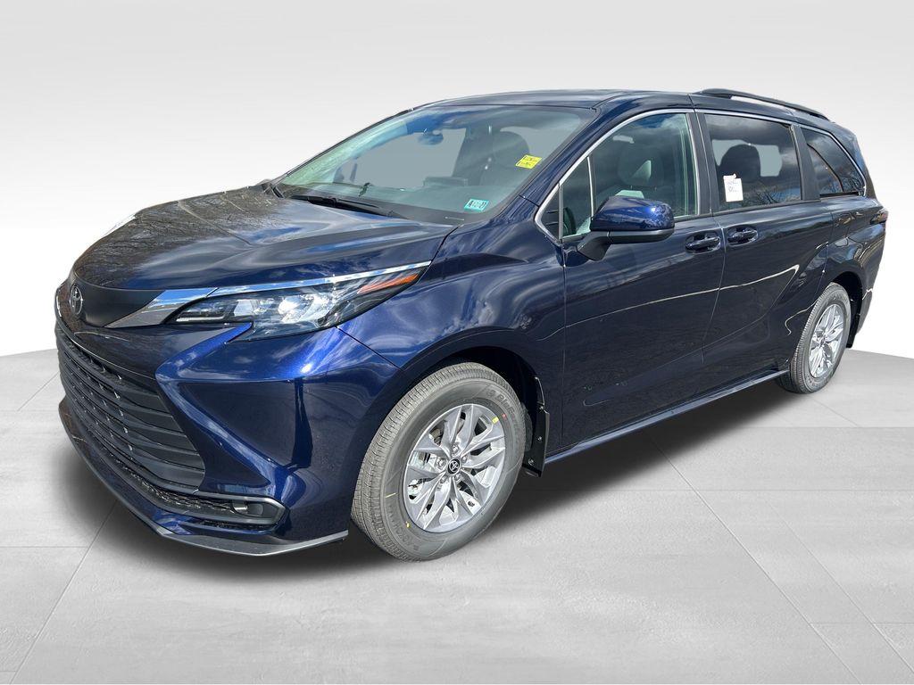 Blueprint 2026 Toyota Sienna LE 8-Passenger AWD Minivan All-Wheel Drive Continuously Variable Transmission