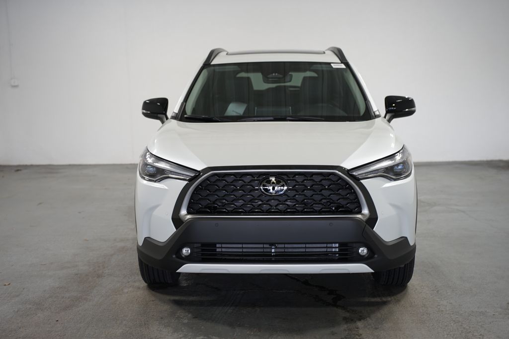 2025 Toyota Corolla Cross XLE 2