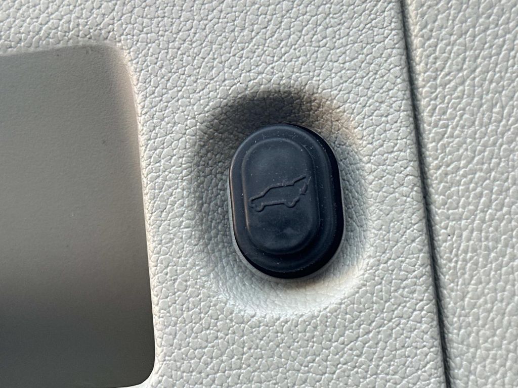 Thumbnail: 2017 GMC Yukon - 27