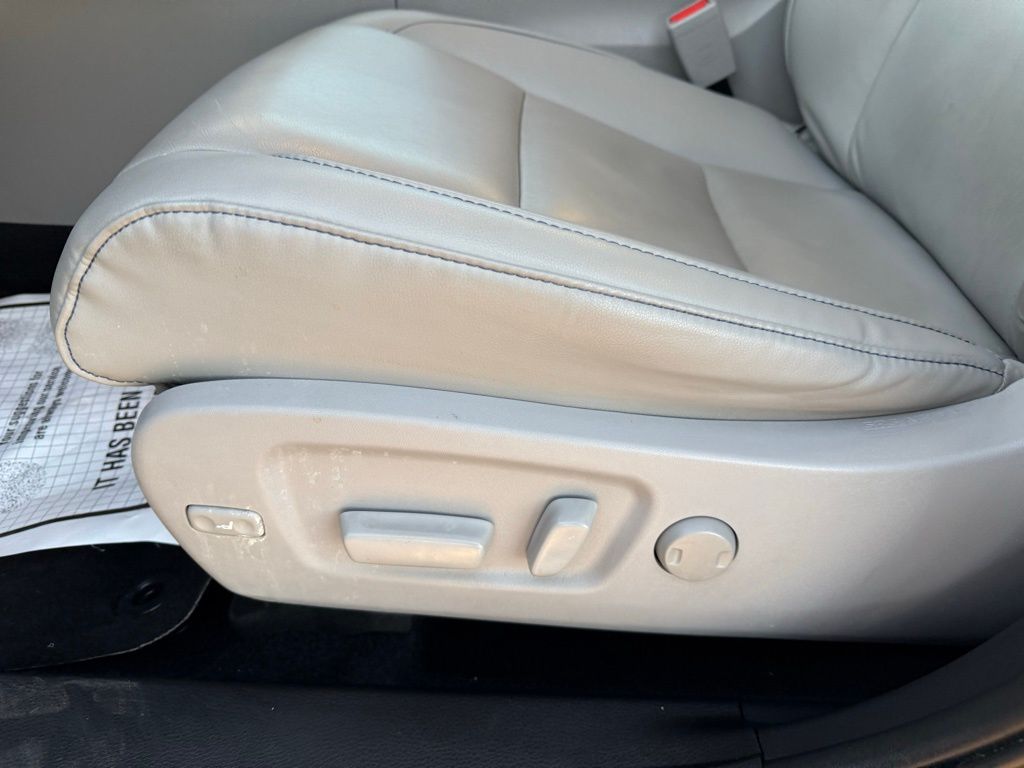 Thumbnail: 2019 Toyota Highlander - 14