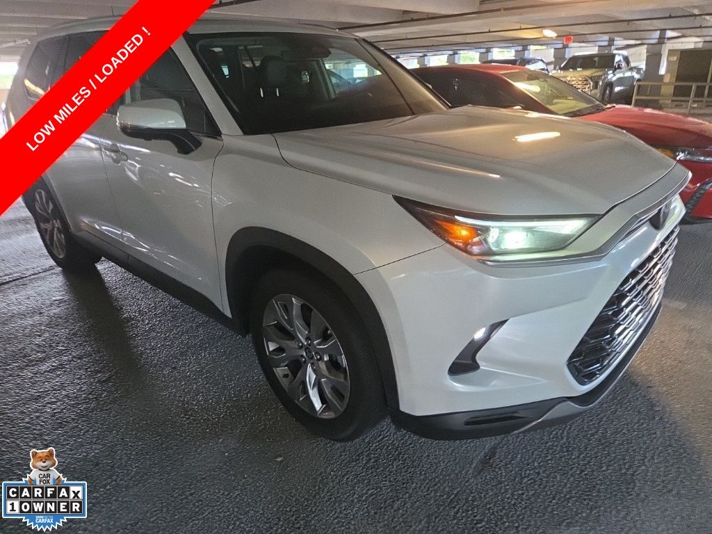 White (Wind Chill Pearl) 2026 Toyota Grand Highlander SUV / Crossover All-Wheel Drive 8-Speed Automatic