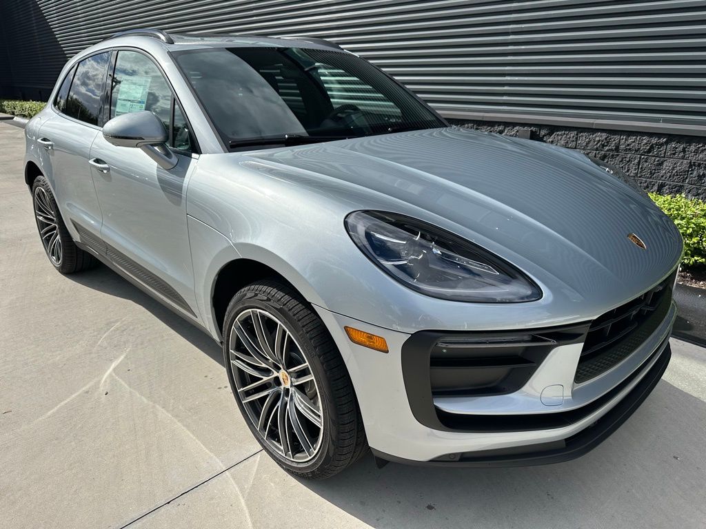 Thumbnail: 2026 Porsche Macan - 11