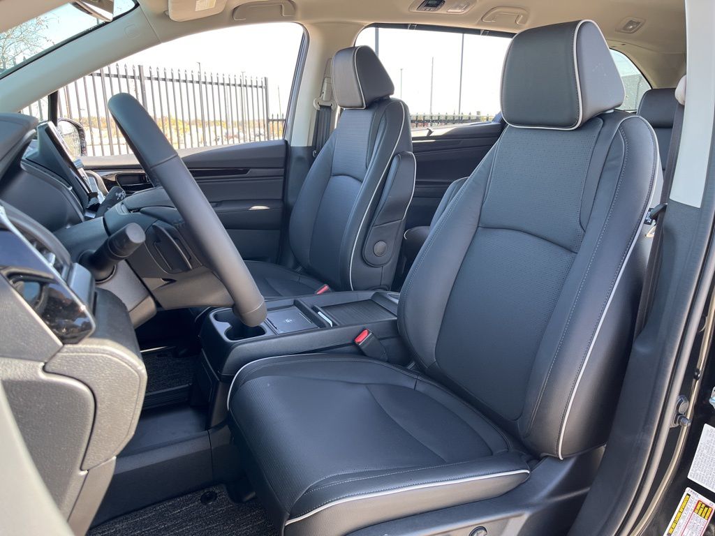 Thumbnail: 2026 Honda Odyssey - 13