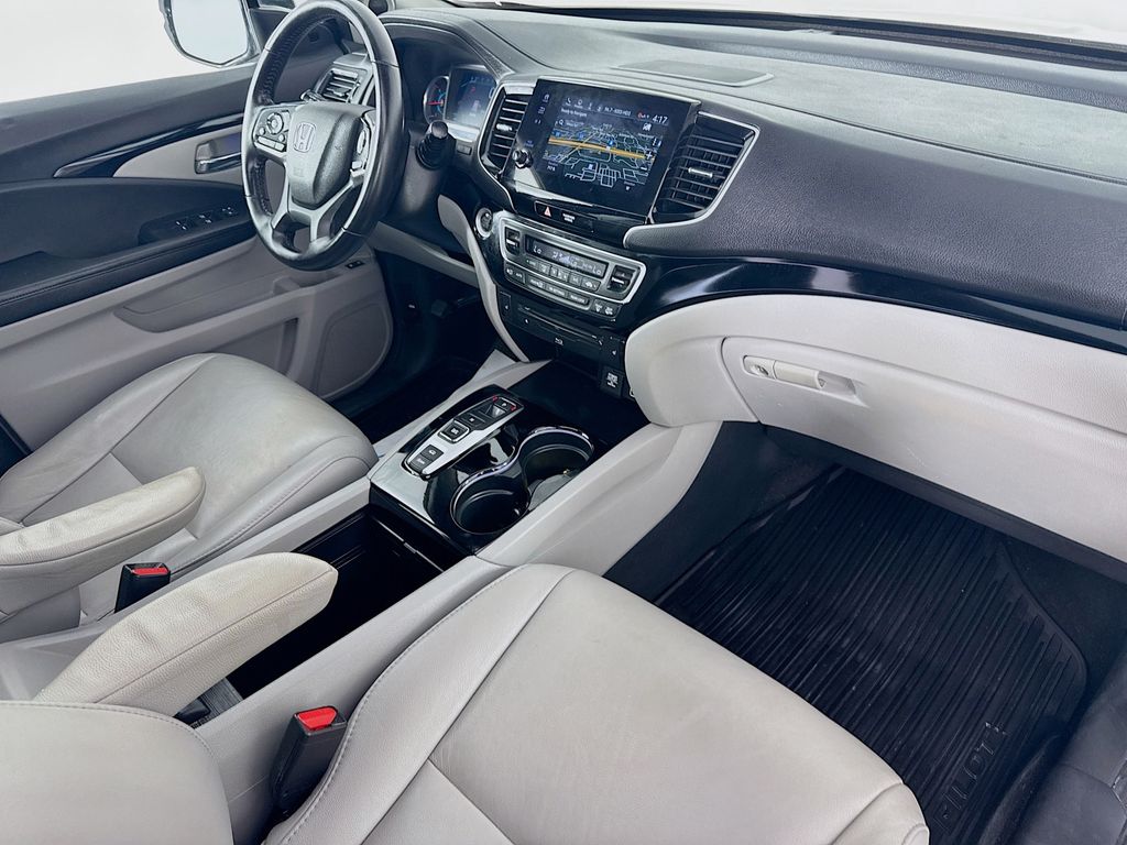 Used Car 2022 Honda Pilot  Touring For Sale Under $30,000 In Austin, Texas